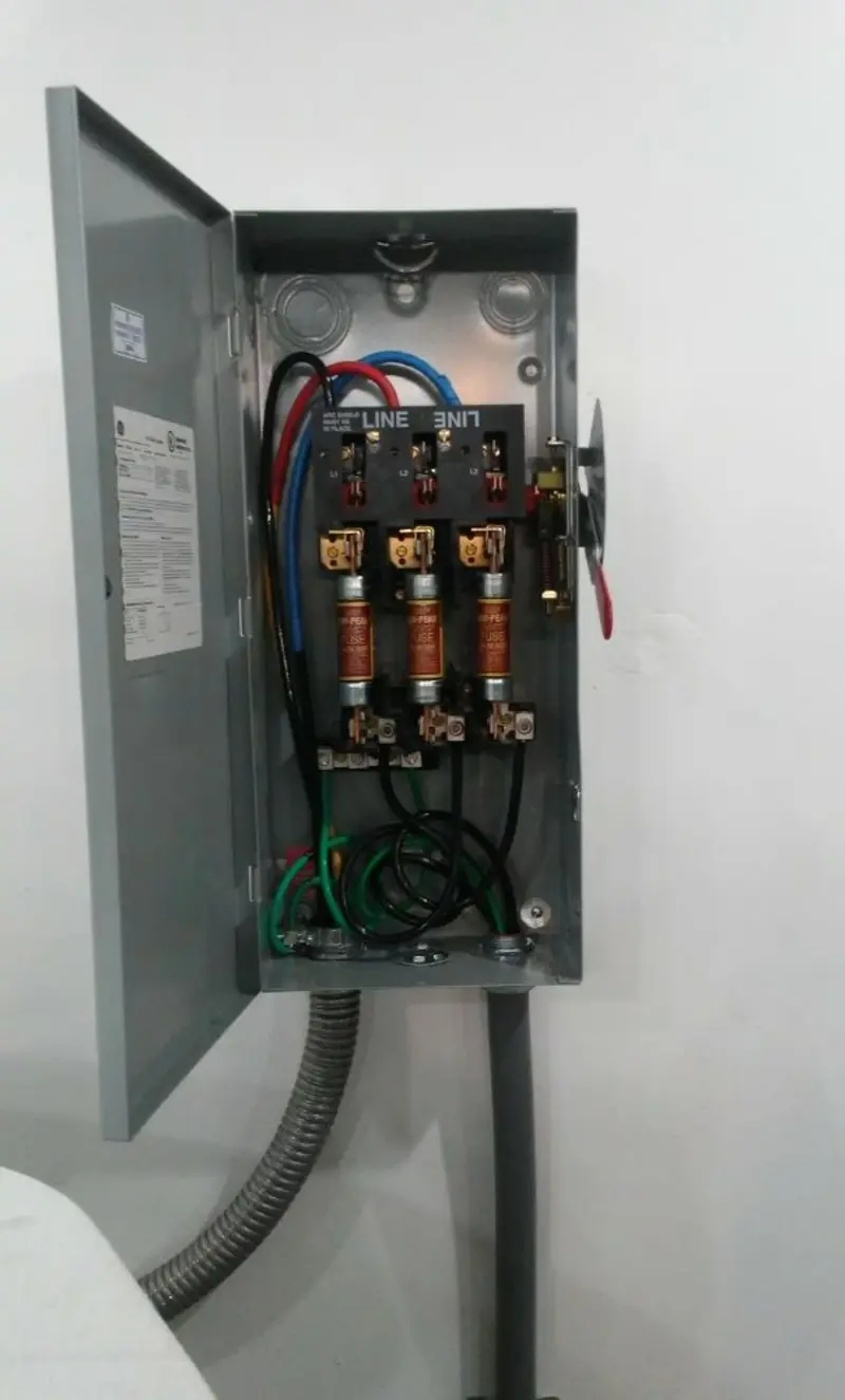 Three-phase disconnect switch installed for Smoke Detector Installation in Jonesborough